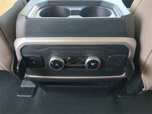 Used 2024 Ford Expedition Max XLT image 18