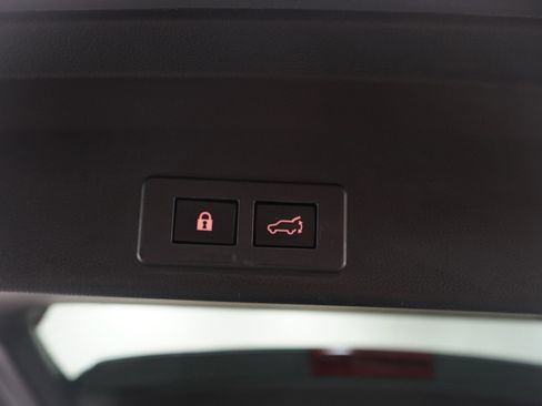 Used 2020 Subaru Ascent Limited w/ Technology Package image 20