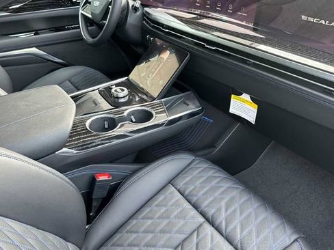 New 2026 Cadillac Escalade IQ Sport 1 w/ LPO, ONYX Package image 18