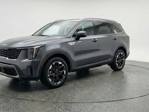 Used 2024 Kia Sorento S FWD image 3