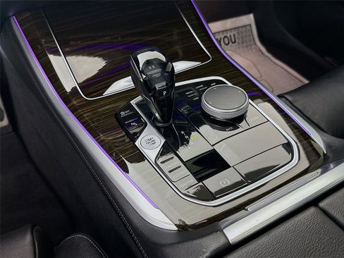 Used 2021 BMW X5 sDrive40i w/ M Sport Package image 12