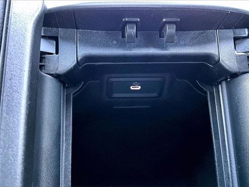 Certified 2025 Mercedes-Benz GLC 300 4MATIC image 19