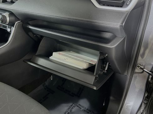 Used 2021 Toyota RAV4 XLE image 35