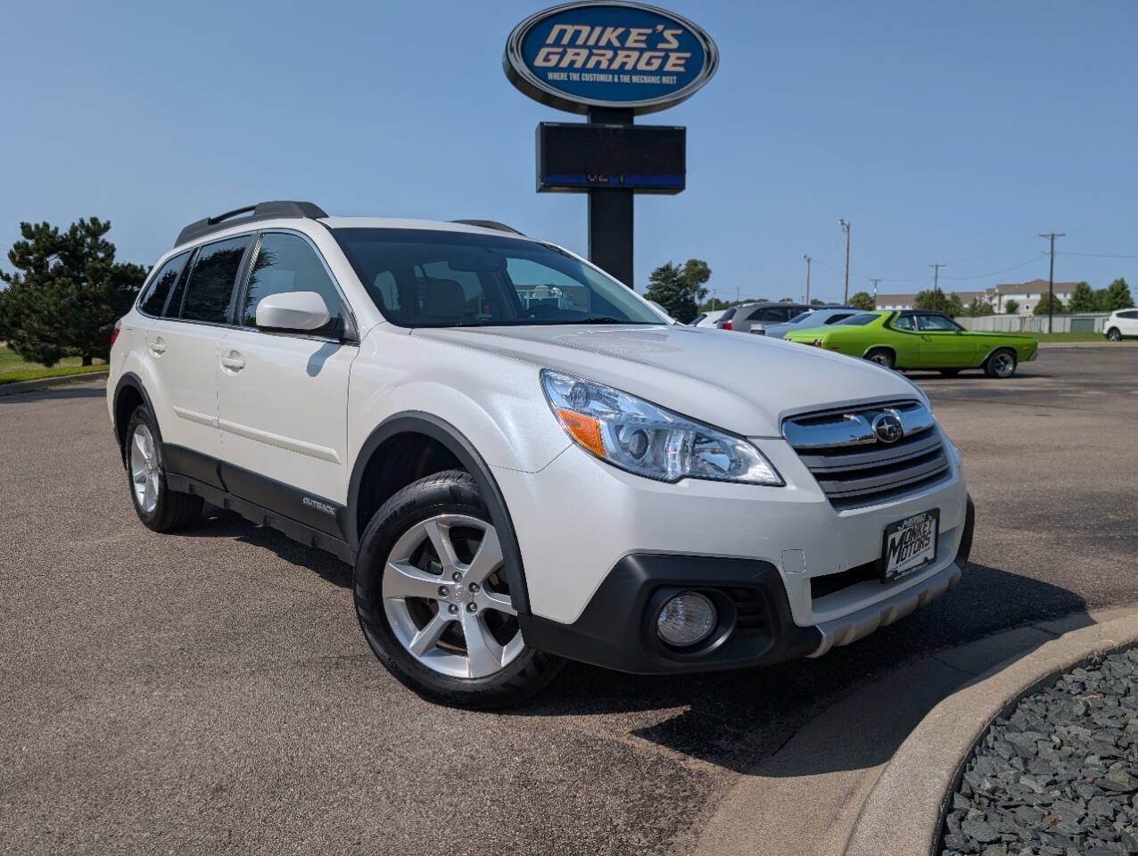 Used 2014 Subaru Outback 2.5i Limited AWD/4WD image 2