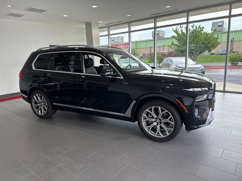 Used 2025 BMW X7 xDrive40i w/ Premium Package AWD/4WD image 1