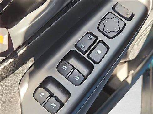 Used 2019 Hyundai Kona SE FWD image 11
