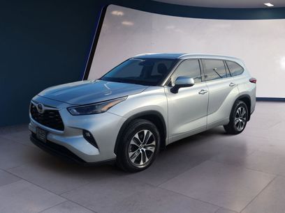 Used 2022 Toyota Highlander XLE