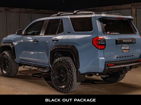 Used 2025 Toyota 4Runner SR5 AWD/4WD image 7