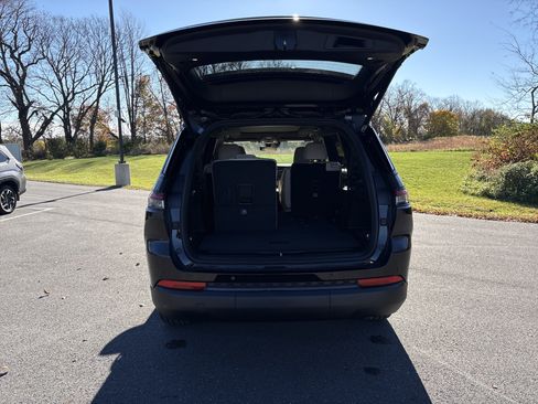 New 2025 Jeep Grand Cherokee L Limited image 12