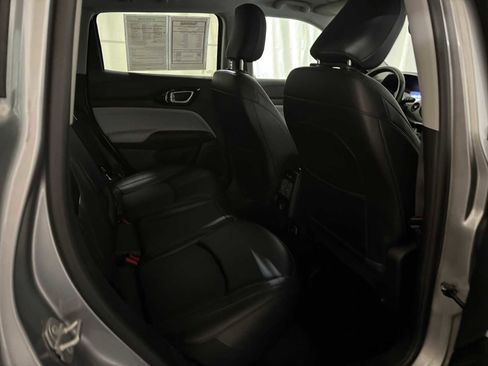 Certified 2022 Jeep Compass Limited image 25