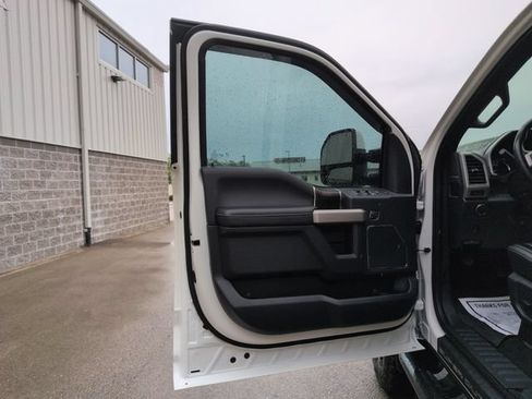 Certified 2022 Ford F250 Lariat w/ Lariat Value Package AWD/4WD image 10