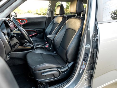 Used 2023 Kia Soul GT-Line FWD image 38