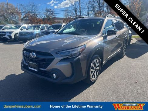 Used 2023 Subaru Outback Premium image 1