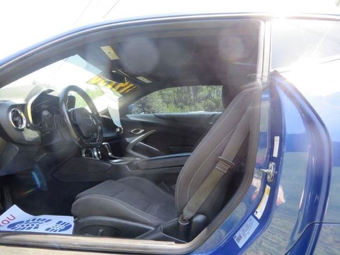 Used 2022 Chevrolet Camaro LT RWD image 9