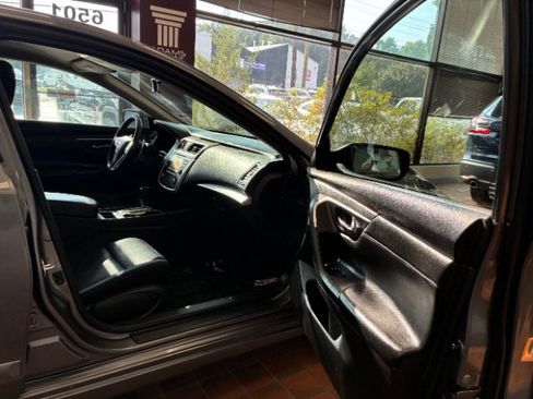 Used 2017 Nissan Altima 2.5 SR FWD image 27