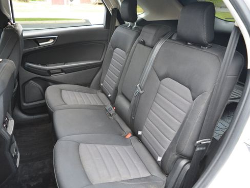 Used 2017 Ford Edge SE w/ Cargo Accessory Package image 13