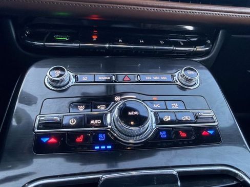 Used 2022 Lincoln Nautilus Reserve w/ Luxury Package image 29