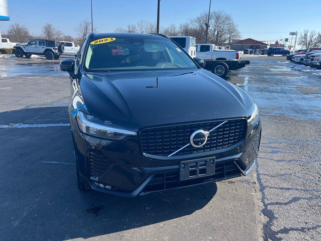 Used 2023 Volvo XC60 B5 Plus AWD/4WD image 8