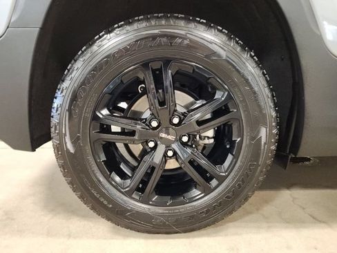 Used 2024 GMC Terrain AT4 AWD/4WD image 29
