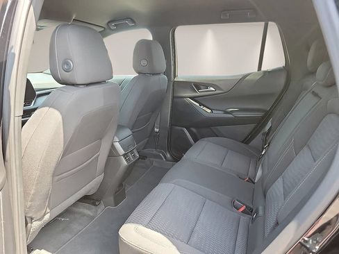 Used 2025 Chevrolet Equinox LT FWD image 8