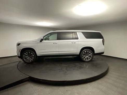 Certified 2026 Chevrolet Suburban High Country image 4