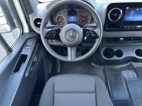 Used 2026 Mercedes-Benz Sprinter 2500 image 12
