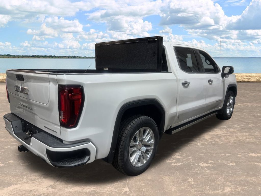 Used 2023 GMC Sierra 1500 Denali w/ Technology Package AWD/4WD image 4
