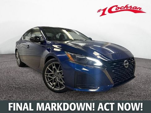 Used 2023 Nissan Altima 2.0 SR FWD image 1