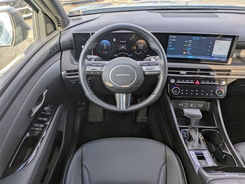 Certified 2025 Hyundai Santa Cruz Limited image 15