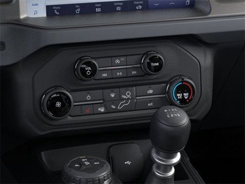 New 2025 Ford Bronco 4-Door image 16