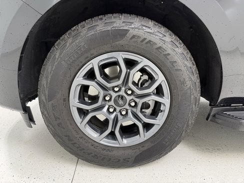 Used 2025 Ford Expedition Active image 11