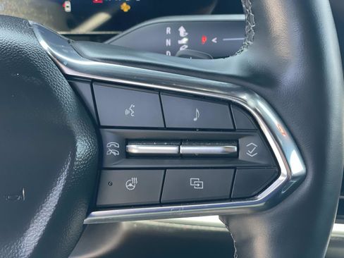 Used 2025 Chevrolet Equinox LT FWD image 11
