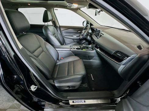 Used 2023 Nissan Rogue SL image 33