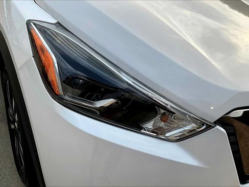 Used 2020 Nissan Kicks SR FWD image 26