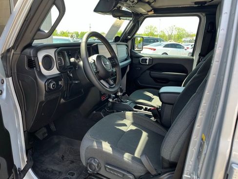 Used 2024 Jeep Wrangler Unlimited Sport AWD/4WD image 12