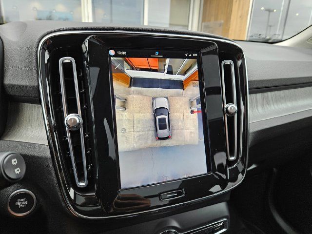Used 2024 Volvo XC40 B5 Ultimate w/ Protection Package Premier AWD/4WD image 25