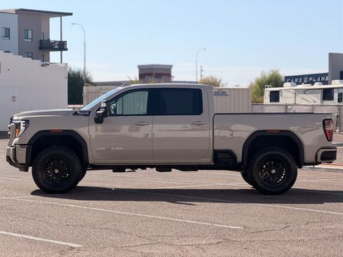 Used 2026 GMC Sierra 2500 AT4 AWD/4WD image 9