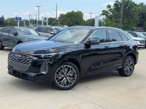 Used 2025 Audi Q5 Premium Plus w/ Premium Plus AWD/4WD image 6