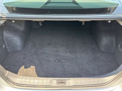 Used 2025 Nissan Altima 2.5 SV FWD image 22