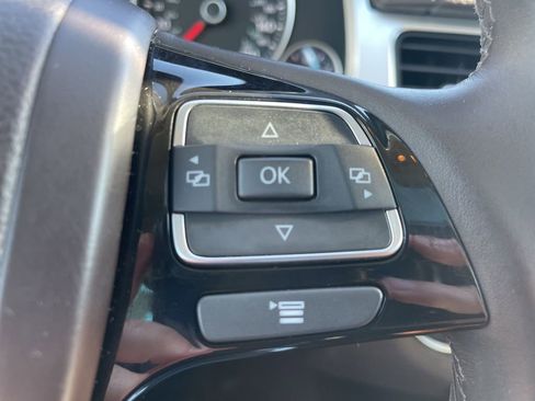 Used 2012 Volkswagen Touareg TDI image 12