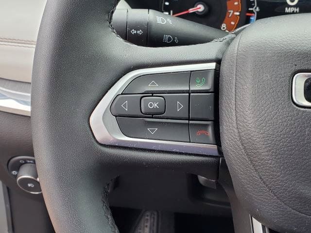 Used 2023 Jeep Compass Limited AWD/4WD image 12
