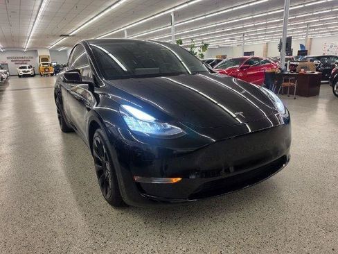 Used 2021 Tesla Model Y Long Range AWD/4WD image 4