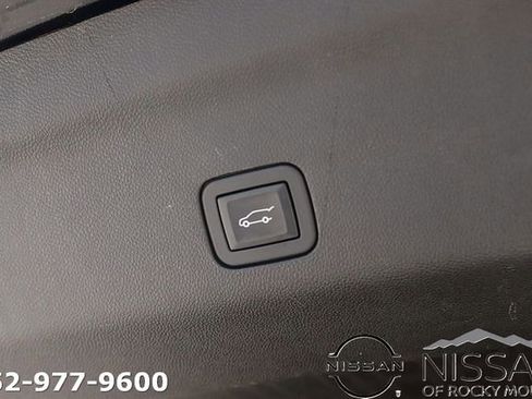 Used 2024 Chevrolet Tahoe Premier RWD image 18