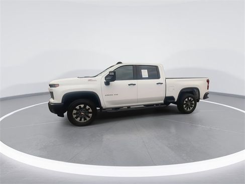 Used 2024 Chevrolet Silverado 2500 Custom w/ Custom Value Package image 5