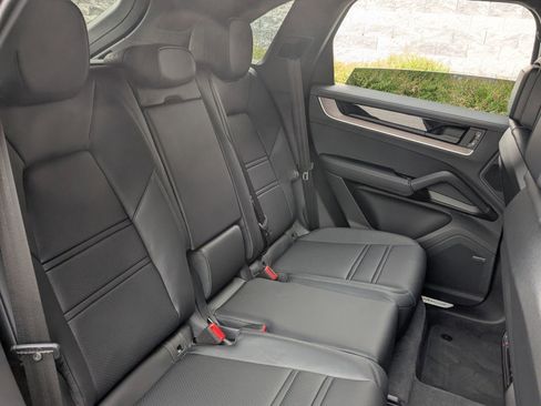 New 2026 Porsche Cayenne S image 25