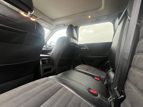 Used 2024 Mitsubishi Outlander Ralliart AWD/4WD image 16