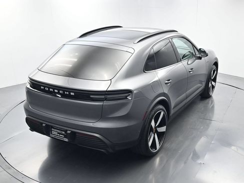 Certified 2025 Porsche Macan Electric RWD image 37