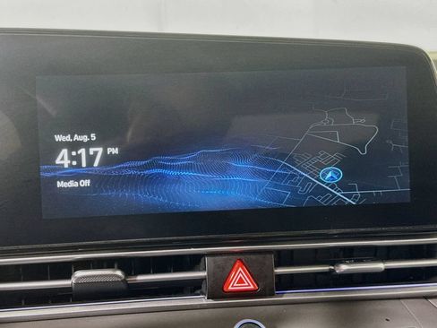 Used 2025 Hyundai Elantra SEL FWD image 25