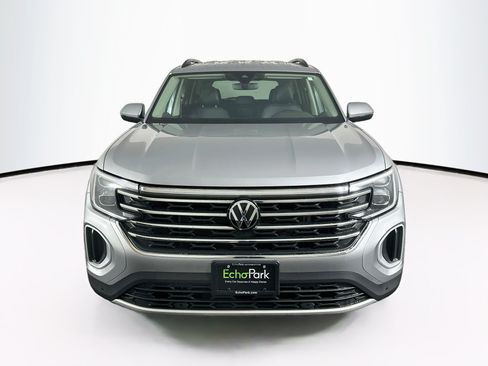 Used 2025 Volkswagen Atlas SE AWD/4WD image 2