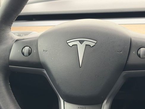 Used 2022 Tesla Model 3 image 16